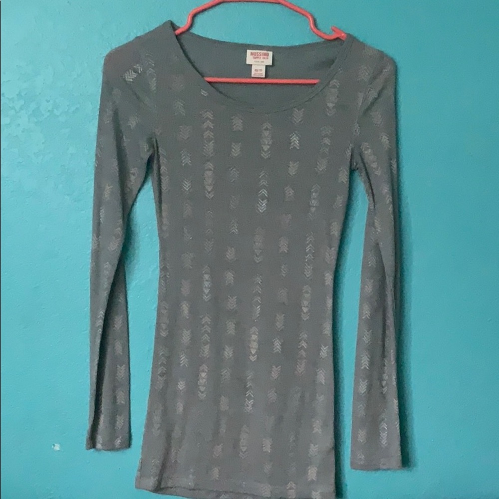 Long sleeve grey shirt